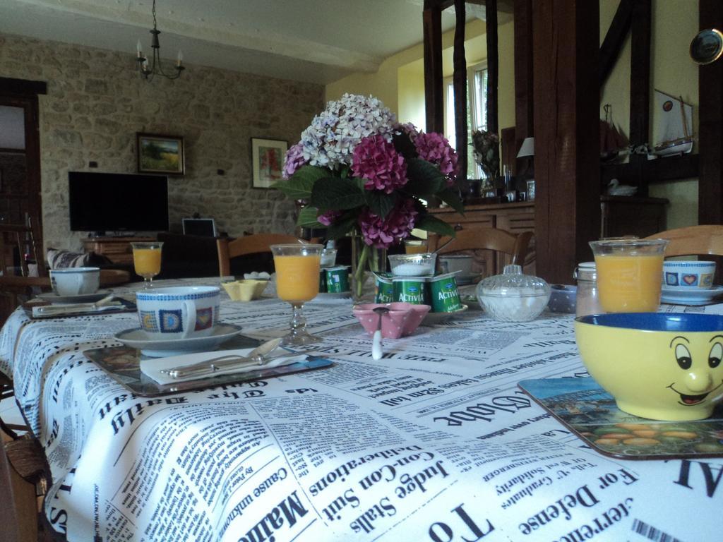 Les Sources Bed & Breakfast Poilley  Exterior foto