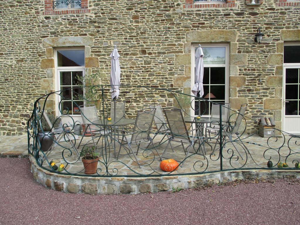 Les Sources Bed & Breakfast Poilley  Exterior foto